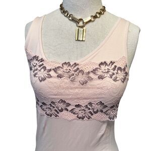 Rhonda Shear || peachy pink with lace appliqué camisole